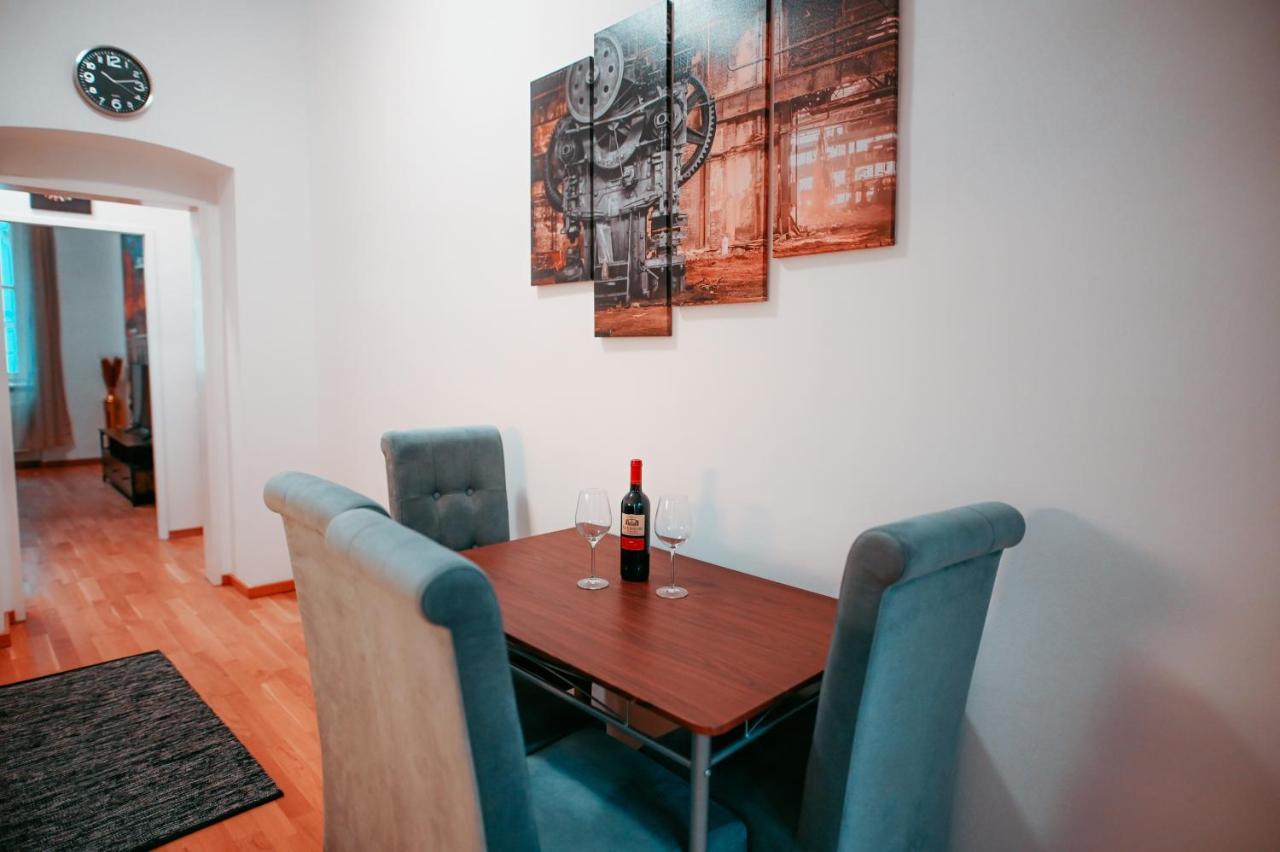 Appartement 4 *